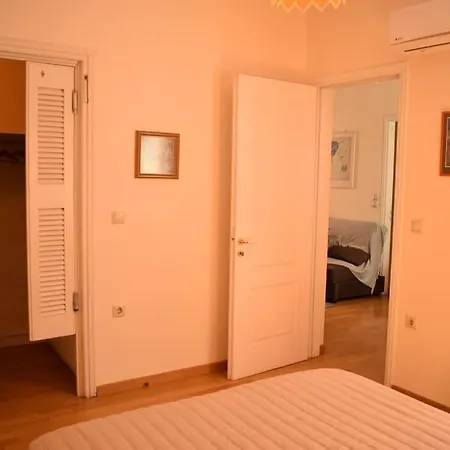 Neoclassical Loft In Koukaki * Atene