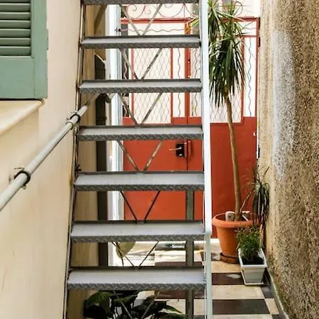 Neoclassical Loft In Koukaki