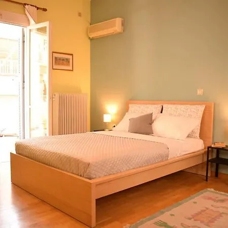 Neoclassical Loft In Koukaki *